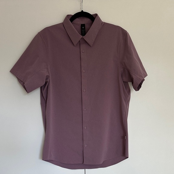 lululemon airing easy button down short sleeve size L - Picture 1 of 3